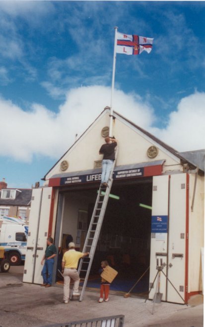 Lifeboat Station gets a new Ffag!